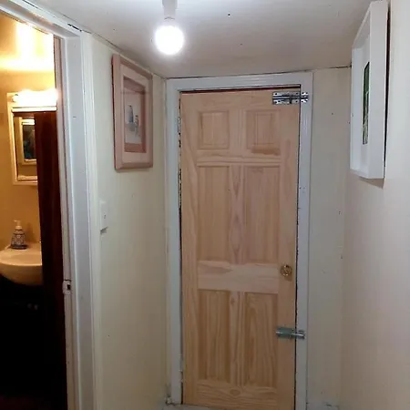 Homestay Two Bedroom Basement Unit In A Convenient Location *
