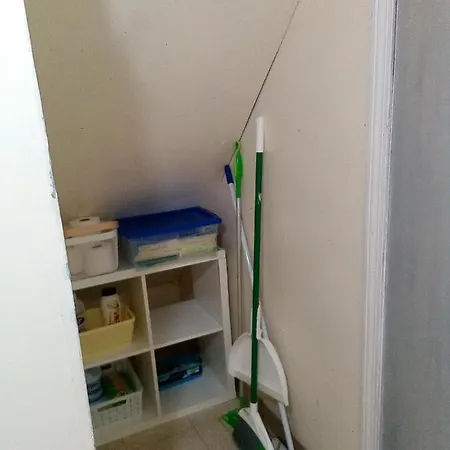 Homestay Two Bedroom Basement Unit In A Convenient Location