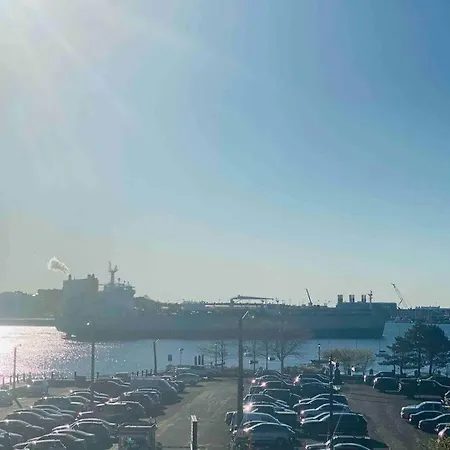 Harbor Views Modern North End Free Parking! Apartment Boston