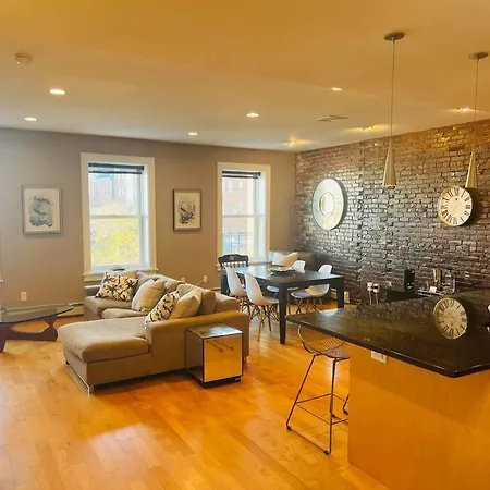 Harbor Views Modern North End Free Parking! Apartment Boston