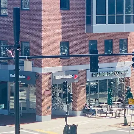 Harbor Views Modern North End Free Parking! Apartment *