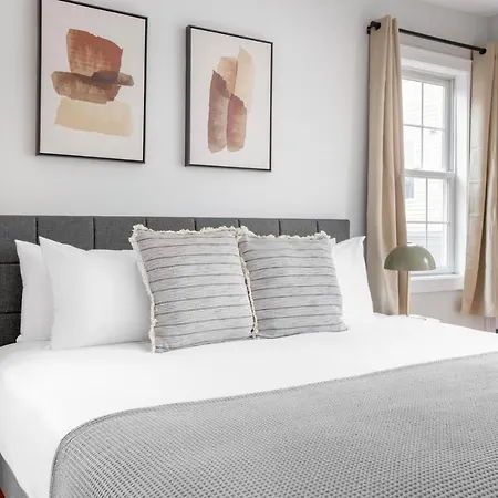 South 3br W Wd Balcony Nr Restaurants Bos-749 * Boston