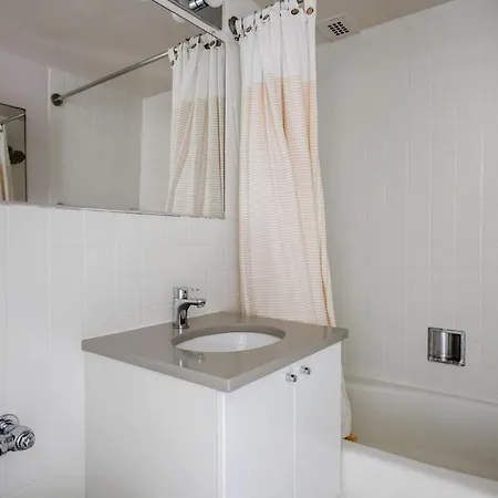 Back Bay 1br W Gym Rooftop Nr Shopping Bos-926