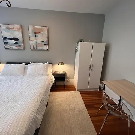 The Longmont Homestay *