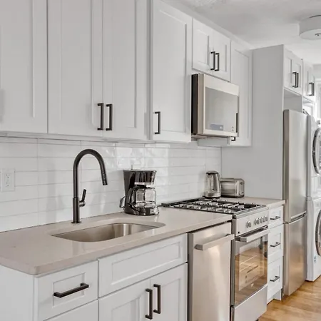 N End 2br W Wd On Salem St Nr Dining Bos-624 * Boston