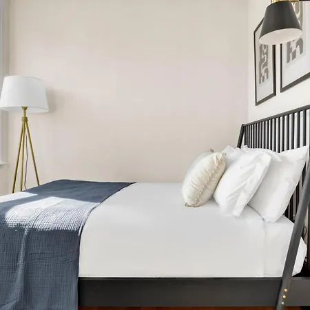 N End 2br W Wd On Salem St Nr Dining Bos-624 Boston