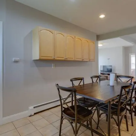 Apartment New! Entire House Near Mbta, 3 Mi To Fenway! Boston