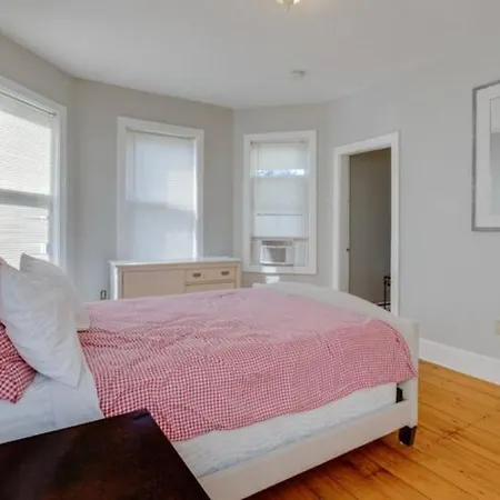 New! Entire House Near Mbta, 3 Mi To Fenway! Boston