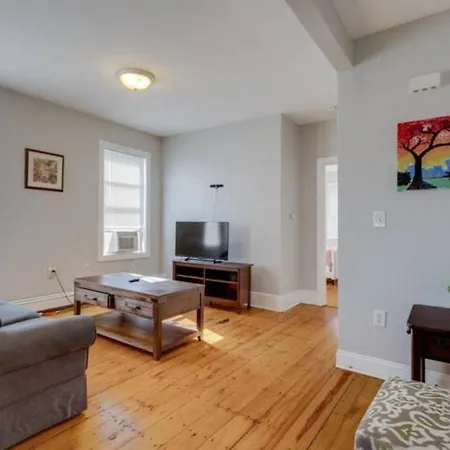 Apartment New! Entire House Near Mbta, 3 Mi To Fenway! *