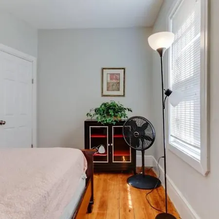 New! Entire House Near Mbta, 3 Mi To Fenway! Apartment