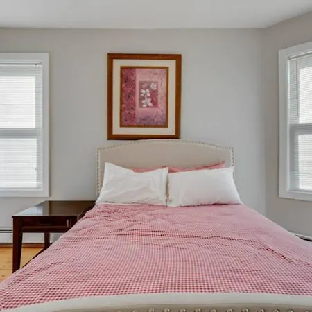 New! Entire House Near Mbta, 3 Mi To Fenway! Apartment Boston
