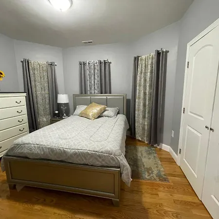 Luxury 3 Bedroom Private *