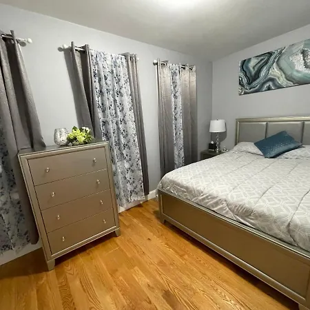 Luxury 3 Bedroom Private Apartment Boston