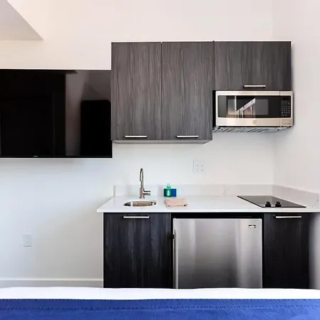 Modern In Historic - Unit #402 Apartment