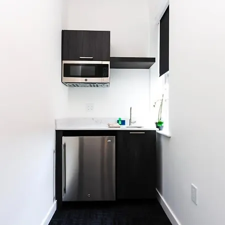 Stylish In Historic - Unit #405 *