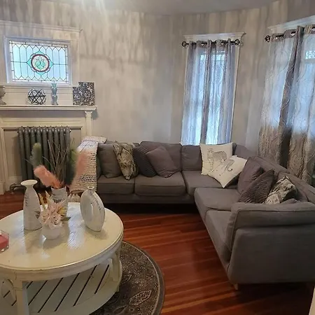 Modern Haven ,your Stylish Retreat Apartment Boston