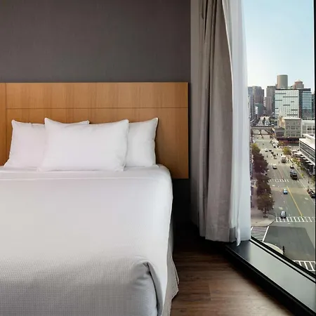 Hyatt Place Boston/seaport District Hotel