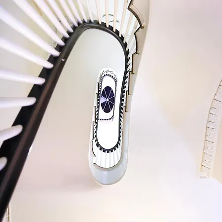 Charming & Stylish On Beacon Hill #9 *