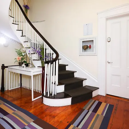 Charming & Stylish On Beacon Hill #9 *