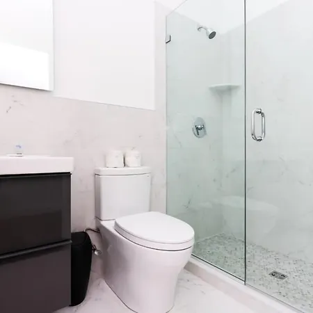 Modern In Historic - Unit #403 Apartment