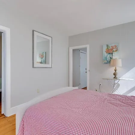 New! Near Mbta, 3 Mi To Fenway! Apartment