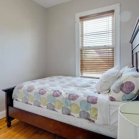 Apartment New! Near Mbta, 3mi To Fenway ! Boston