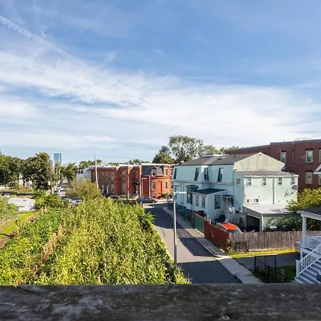 New! Near Mbta, 3mi To Fenway ! Apartment