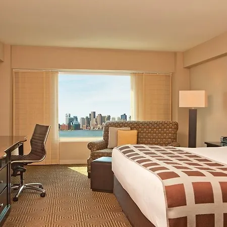 Hyatt Regency Harbor 4*