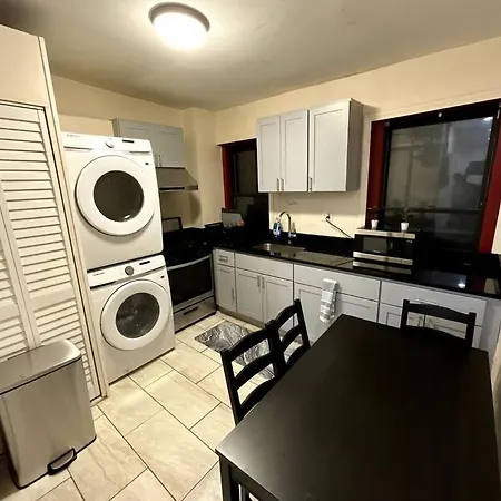 Holiday home Furnished 3-bed 1-bath Private Apt In South End Boston