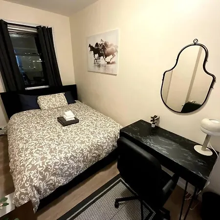 Furnished 3-bed 1-bath Private Apt In South End *
