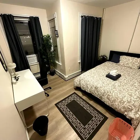 Furnished 3-bed 1-bath Private Apt In South End