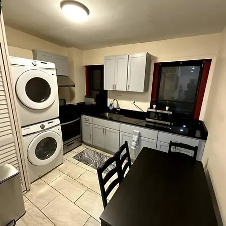 Furnished 3-bed 1-bath Private Apt In South End Boston