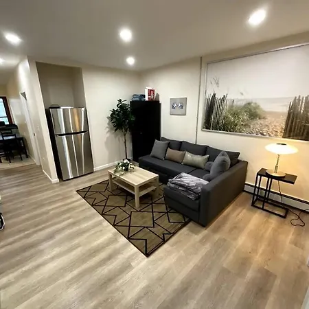 Holiday home Furnished 3-bed 1-bath Private Apt In South End *