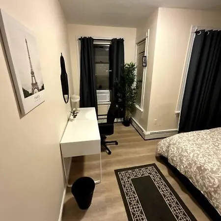 Furnished 3-bed 1-bath Private Apt In South End *
