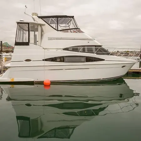 Sea Pearl Yacht Botel *