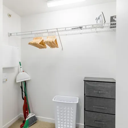 Downtown W Gym Laundry Nr Shopping Bos-987 Boston