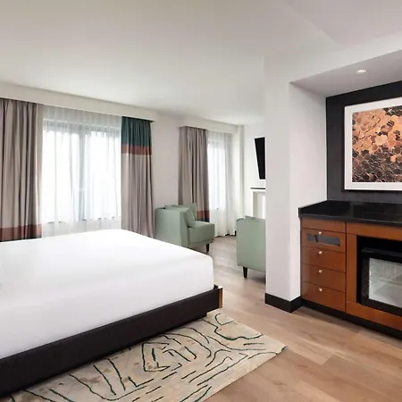 Pennyweight Boston, Curio Collection By Hilton 4*