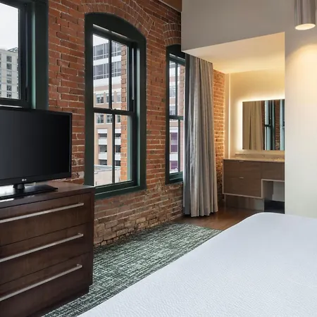 Hotel By Marriott Downtown Seaport