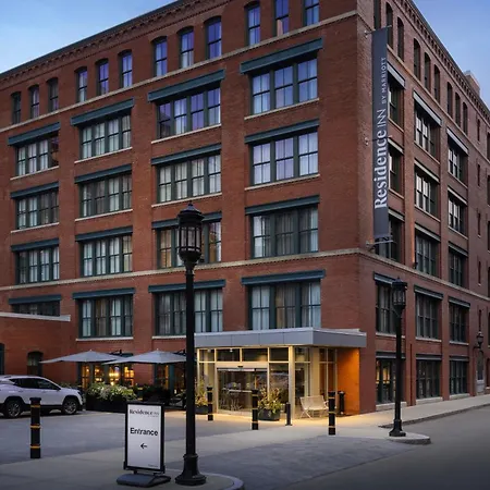 By Marriott Downtown Seaport Hotel 3*