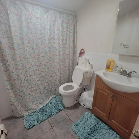 Private Bedroom Near Guest house
