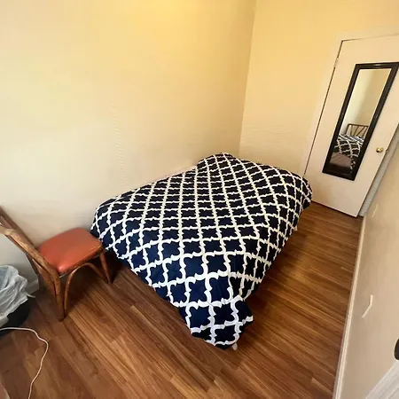 Private Bedroom Near Guest house