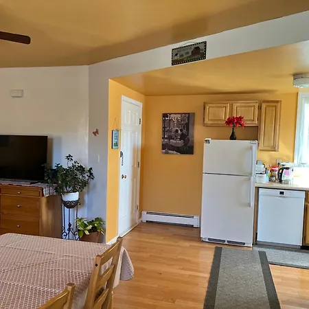 Beautiful 2-bedroom, 2-bath Townhouse Boston