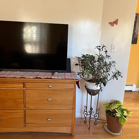 Beautiful 2-bedroom, 2-bath Townhouse Boston