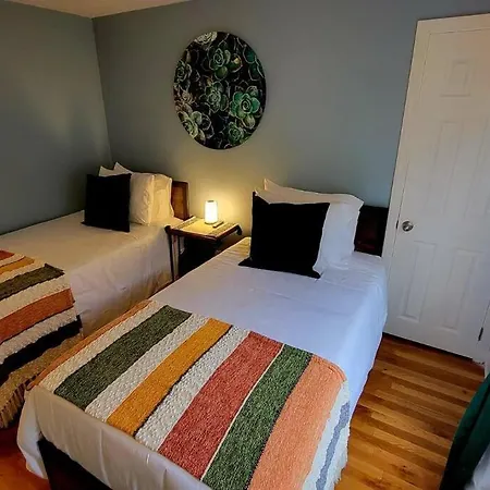 Apartment Unique & Peaceful Home, Ideal For 2026 World Cup Visitor, Free Parking *