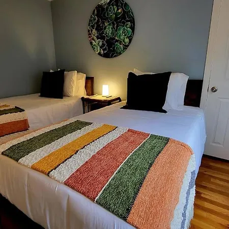Unique & Peaceful Home, Ideal For 2026 World Cup Visitor, Free Parking * Boston