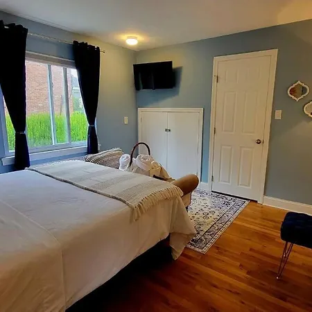 Unique & Peaceful Home, Ideal For 2026 World Cup Visitor, Free Parking Apartment *