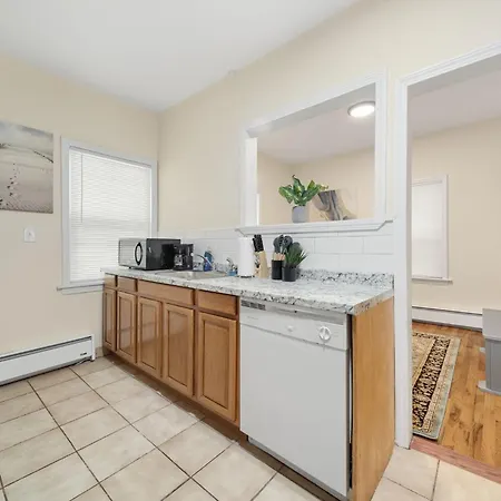 Newly Renovated 2br1ba At The *