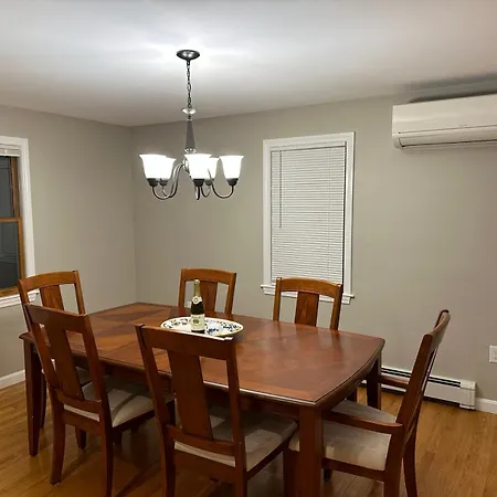 Holiday home Single Family House - Super Quiet And Private Boston