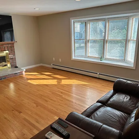 Holiday home Single Family House - Super Quiet And Private Boston