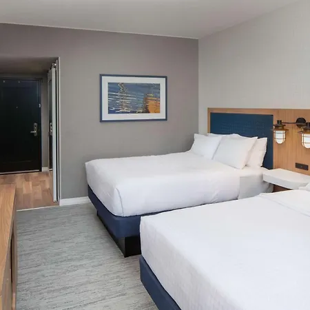 Hampton By Hilton At The Seaport District Hotel 3*
